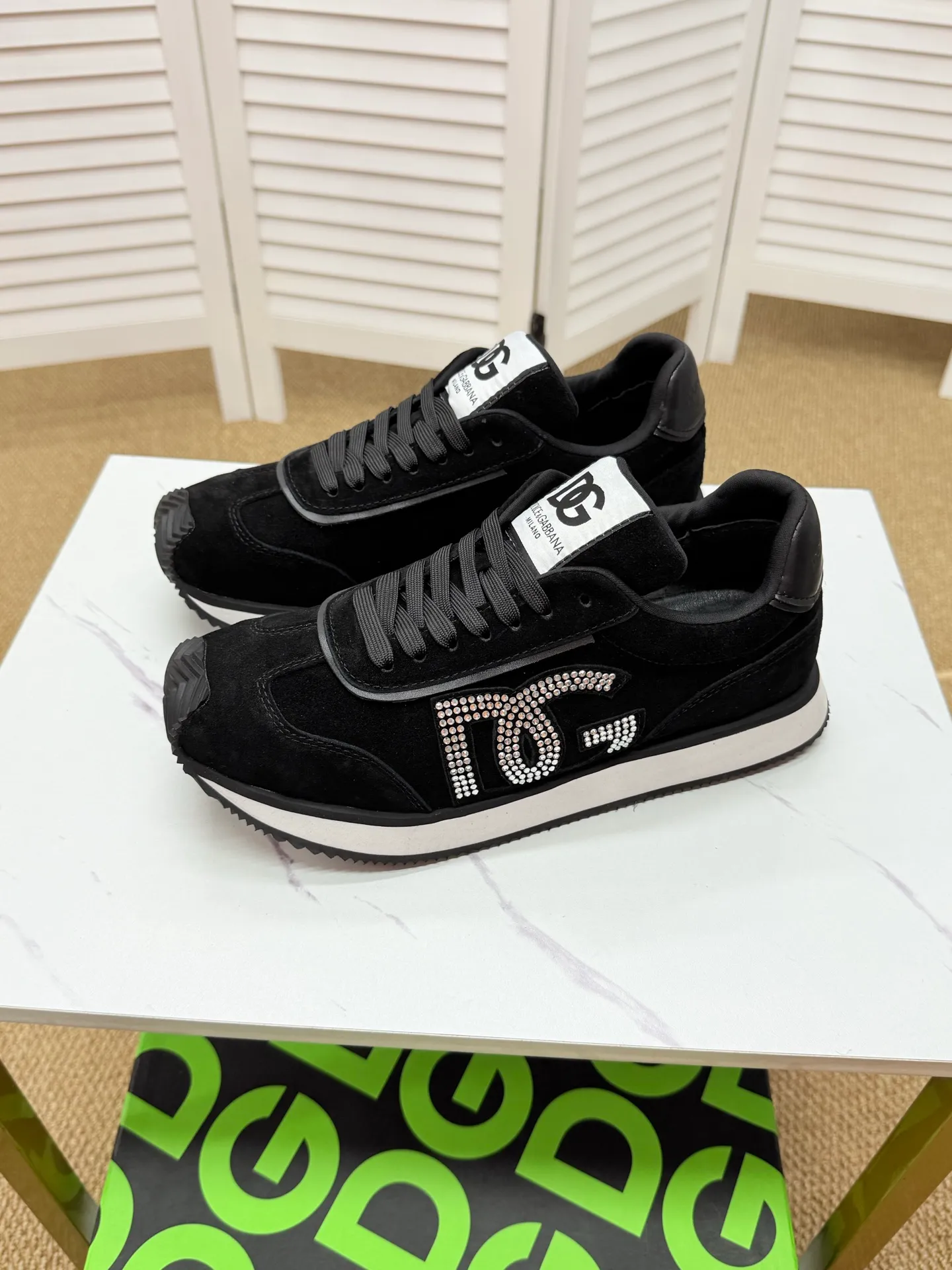 Men's clothing and shoes 250. The latest sports and casual shoes for couples (DG) are fashionable and versatile, and can add luster to various looks. Create an exquisite design with unique dynamic vitality and modern atmosphere, showing modern elegance. Size: 36-46 (45 and 46 are custom-made and cannot be returned or exchanged) Se